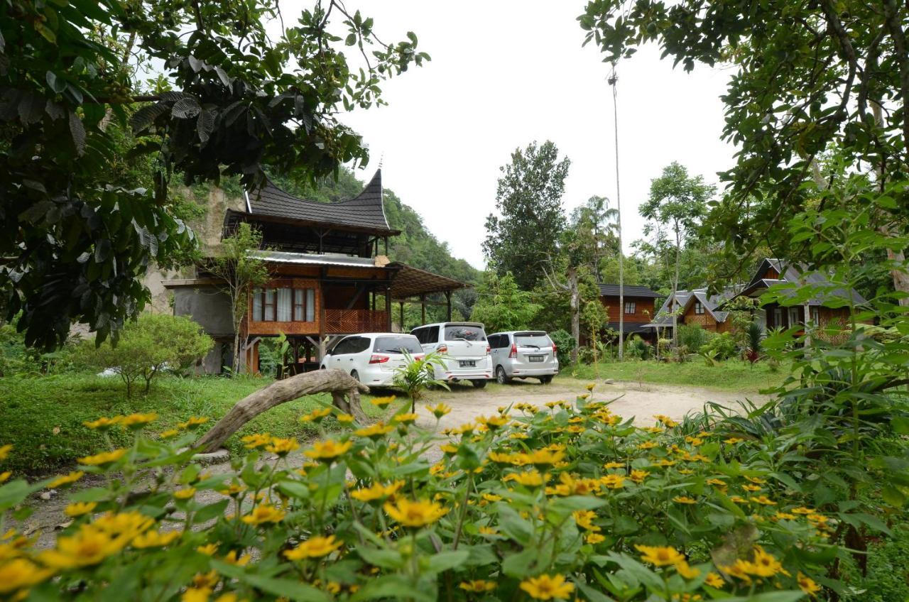 Canyon Jungle Stay Bukittinggi Bagian luar foto